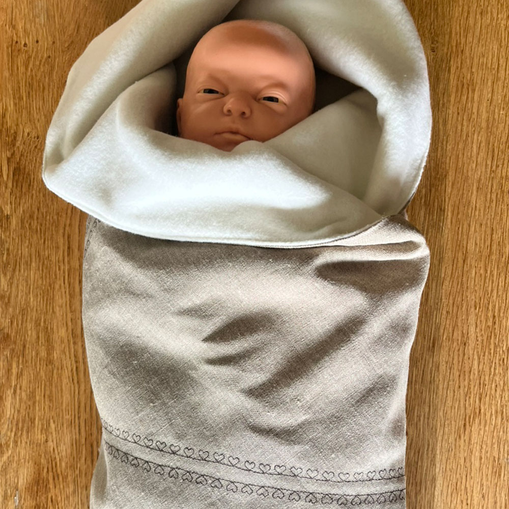 Baby Wade katoen zacht Fleece met linnen voor natuurbegrafenis uitvaart lijkwade met hartjes
